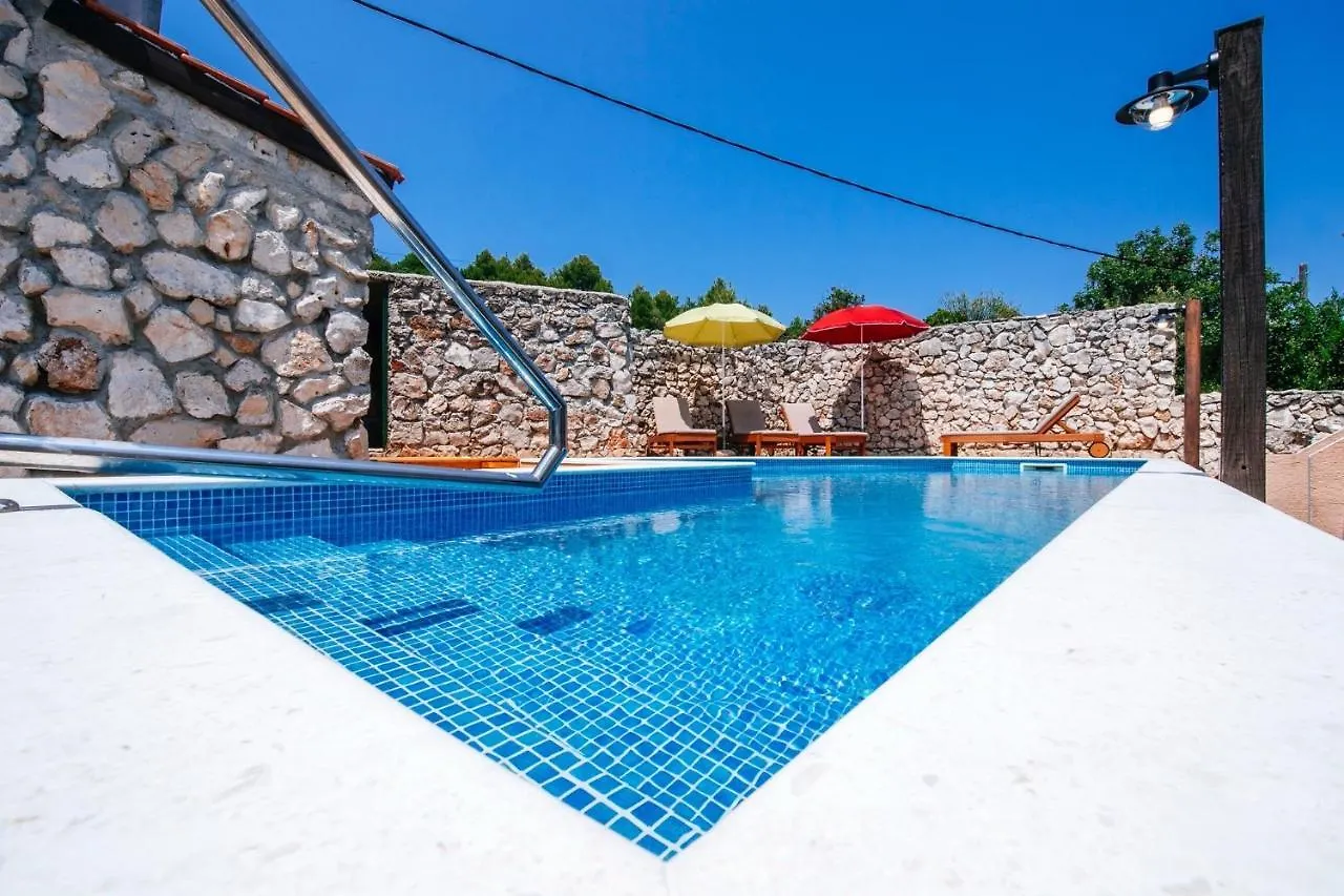 Villa Lily Comfortable Holiday Residence Вели-Иж Хорватия