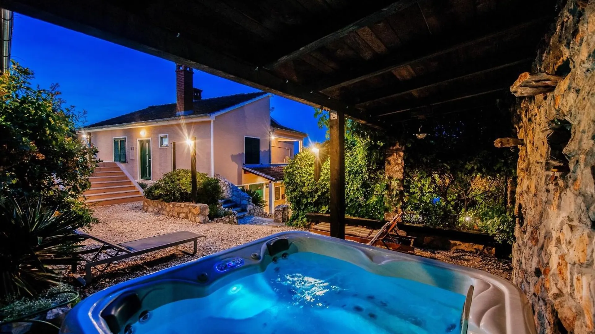 Villa Lily Comfortable Holiday Residence Вели-Иж Хорватия