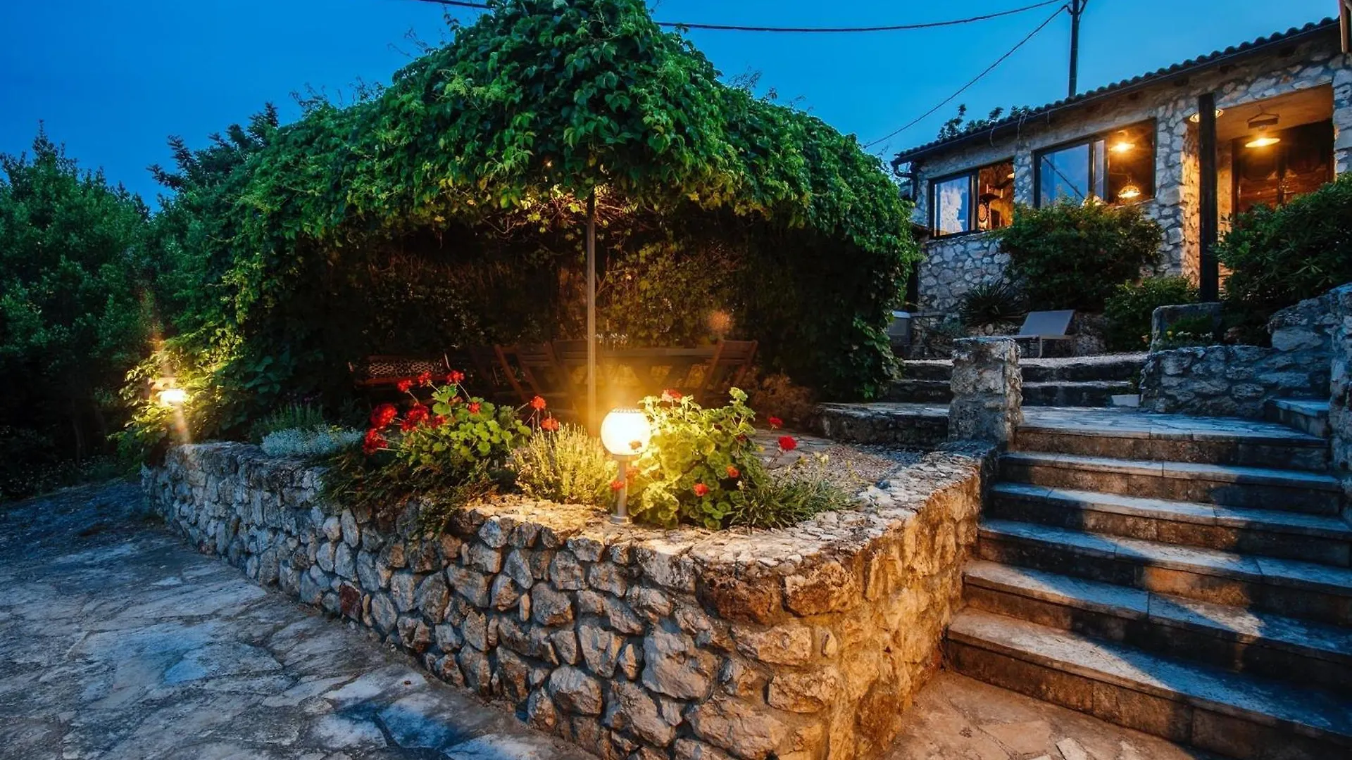 Villa Lily Comfortable Holiday Residence Вели-Иж