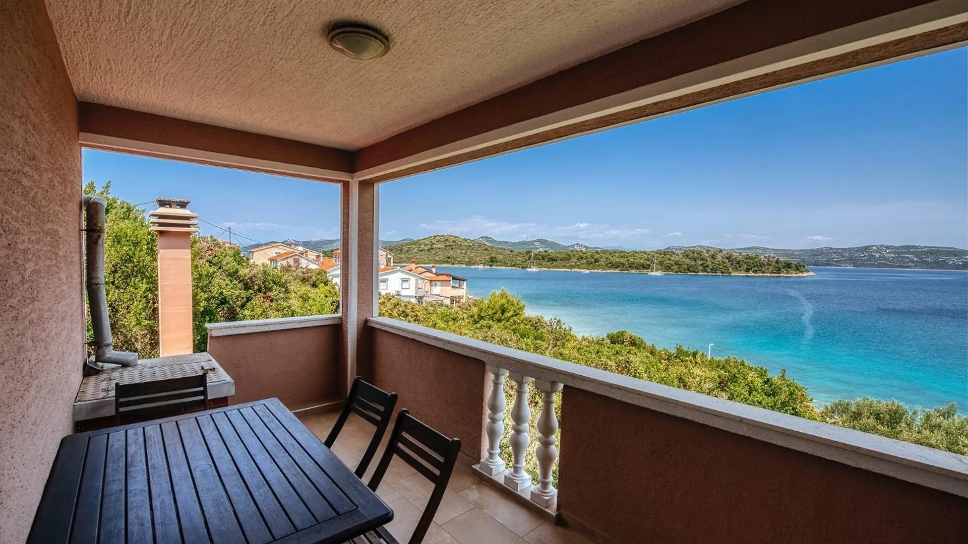 Villa Lily Comfortable Holiday Residence Вели-Иж