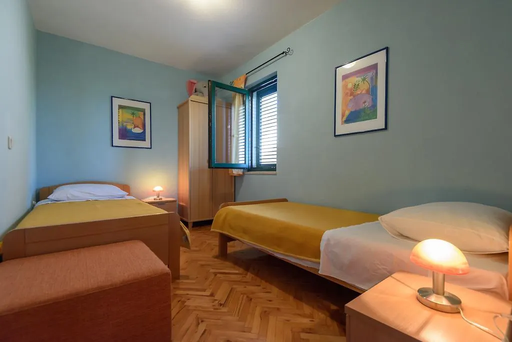 Villa Lily Comfortable Holiday Residence Вели-Иж